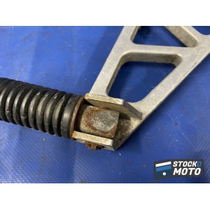 Platine repose pied passager droite 