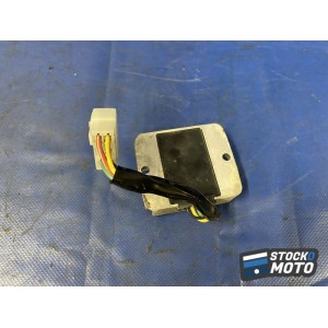 Régulateur de tension 