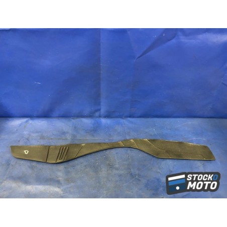 Caoutchouc sur marche pied droit 