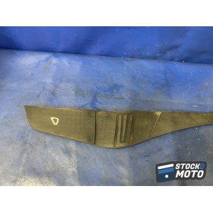 Caoutchouc sur marche pied droit 