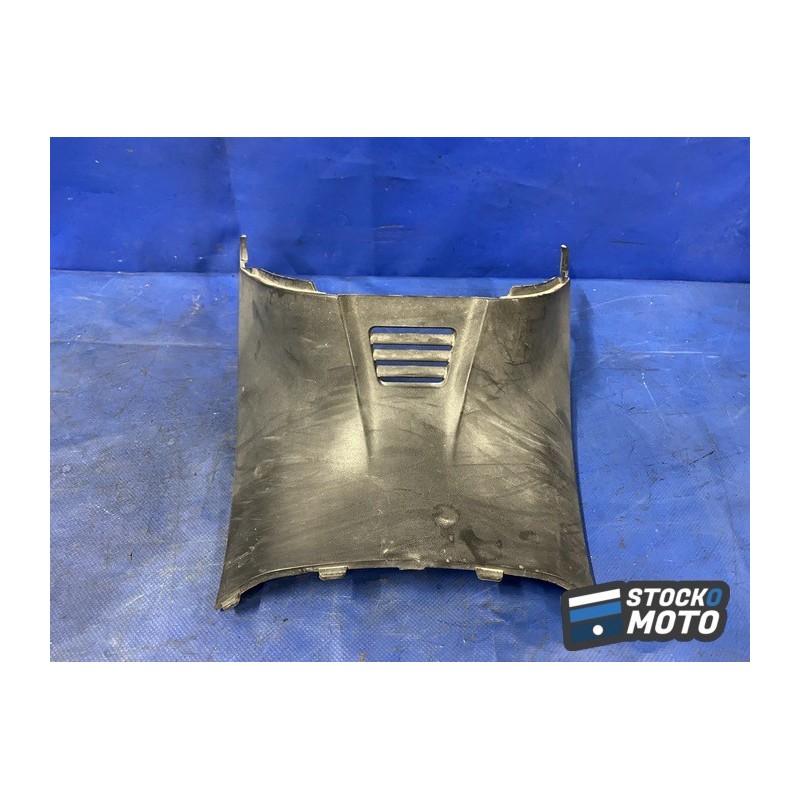 Couvercle sur marche pied 