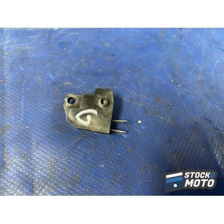 Contacteur de frein gauche 