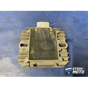 Regulateur de tension 