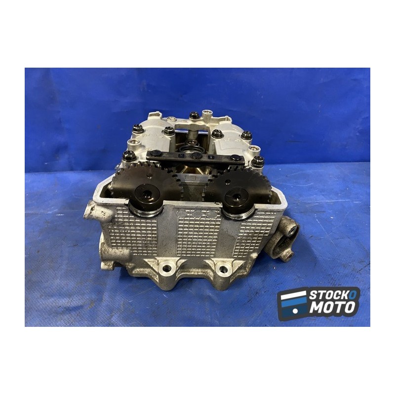 Culasse avec arbre a came 