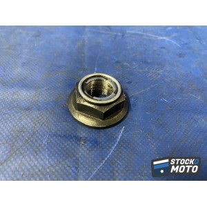 Ecrou de roue ariere 