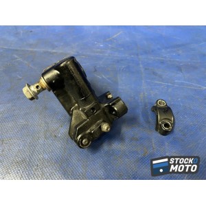 Maitre cylindre de frein droit 