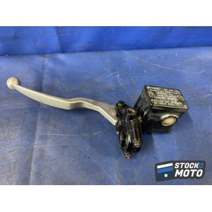 Maitre cylindre de frein gauche 