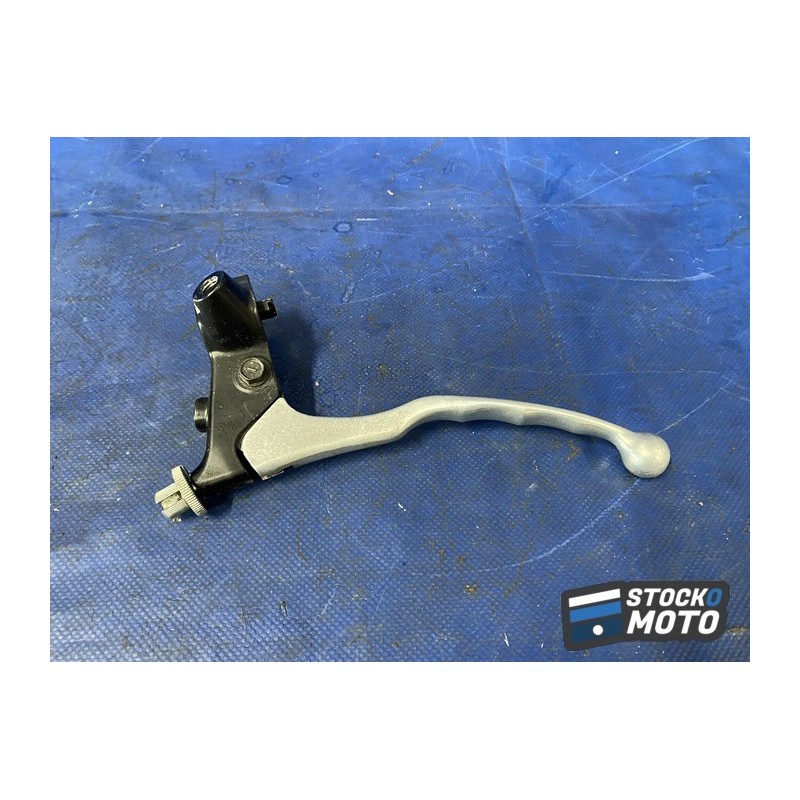 Cocotte d'embrayage avec levier 