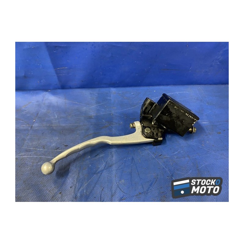 Maitre cylindre de frein avant 