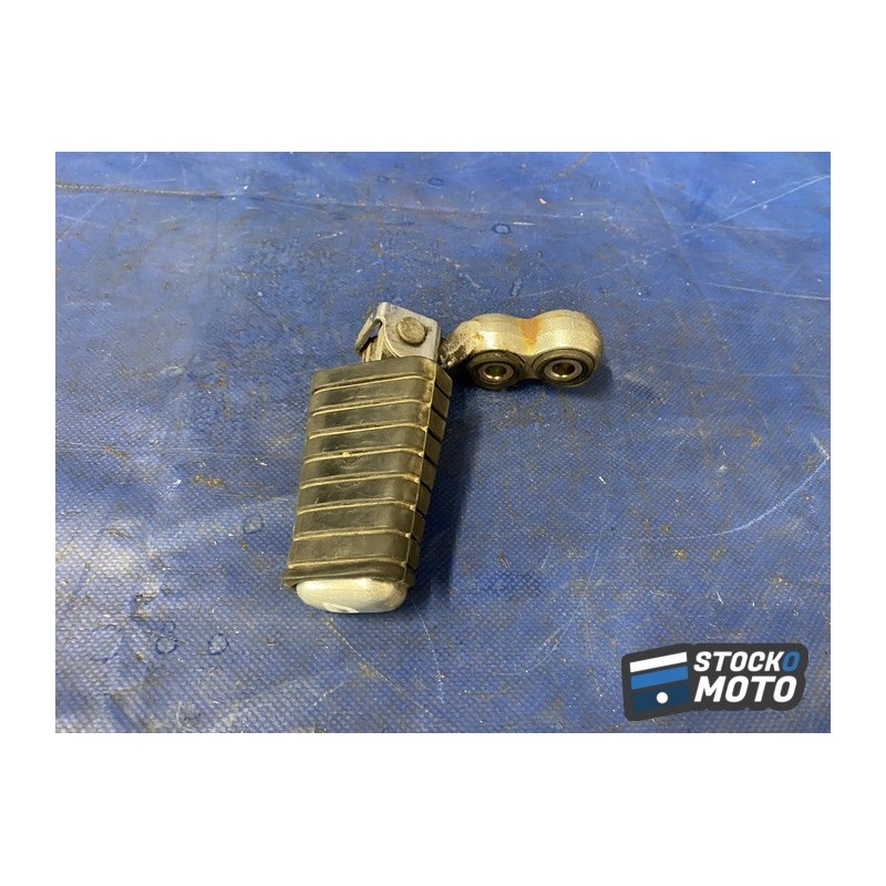 Platine repose pied droite 