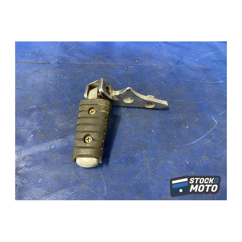 Platine repose pied passager droite 