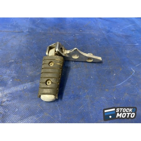 Platine repose pied passager droite 