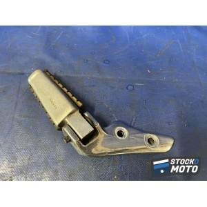 Platine repose pied passager droite 