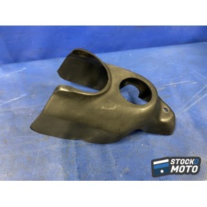 Cache plastique sur haut du cadre 