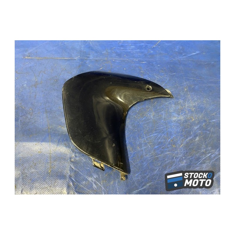 Plastique de garde boue avant droit 