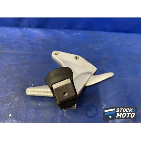 Platine repose pied passager droite 