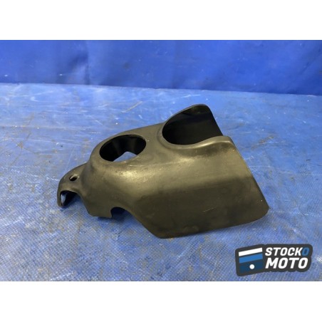 Cache plastique sur haut du cadre 