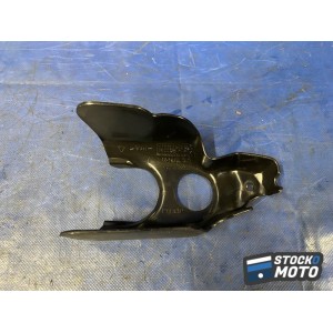 Cache plastique sur haut du cadre 