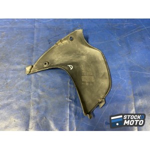 Plastique de garde boue avant droit 