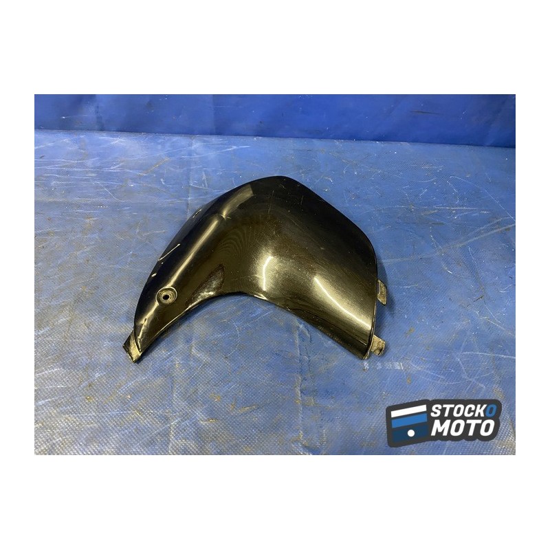 Plastique de garde boue avant gauche 