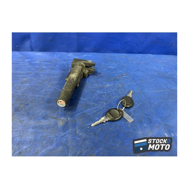 Sérrure arriere + trappe à carburant 