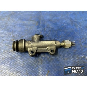 Maitre cylindre de frein arriere 