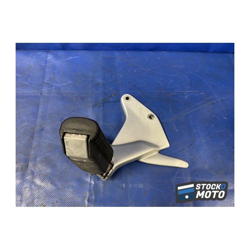 Platine repose pied passager droite 