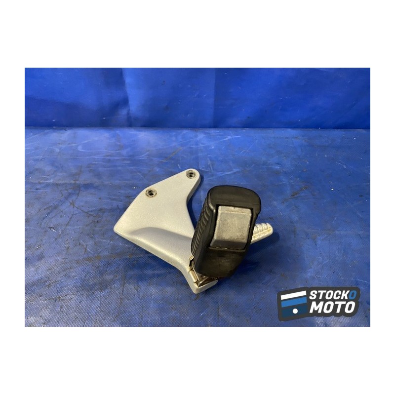 Platine repose pied passager gauche 