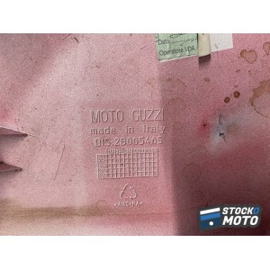 Flanc de carénage gauche Moto Guzzi : DIS.2B005465
 