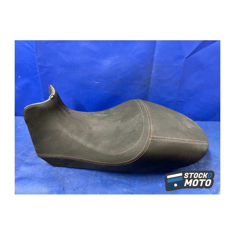 Selle n°23 : Selle Ducati diavel 2013 59521131C
 