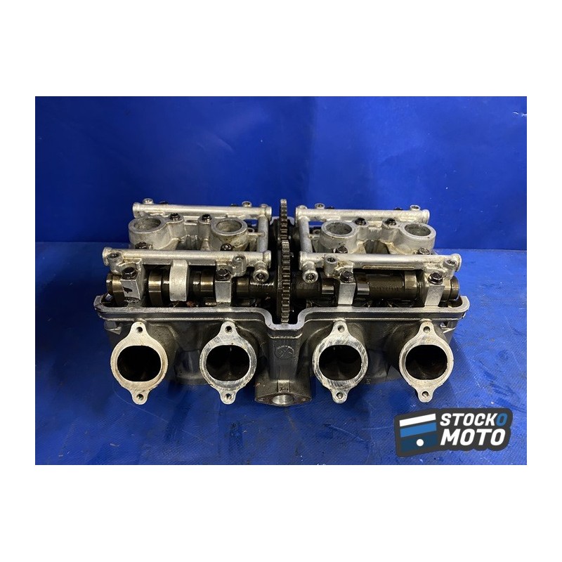 Culasse avec arbre a came 