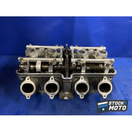 Culasse avec arbre a came 