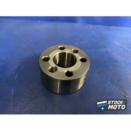 Entretoise de cloche d'embrayage 