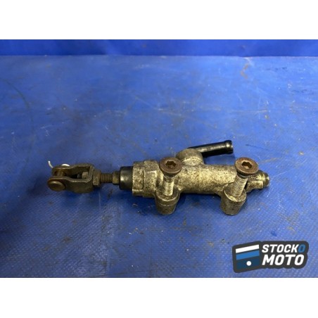 Maitre cylindre de frein arriere 