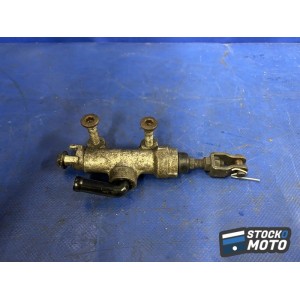 Maitre cylindre de frein arriere 