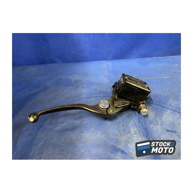 Maitre cylindre de frein avant 