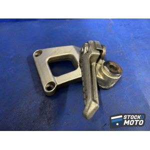 Platine repose pied passager droite 