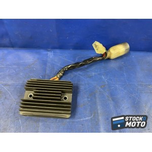 Regulateur de tension 
