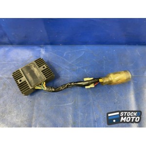 Regulateur de tension 