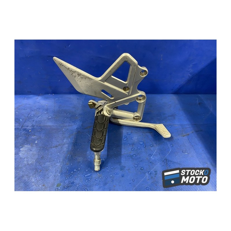 Platine repose pied droite 