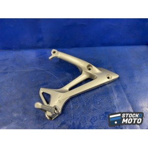 Platine repose pied passager droite 