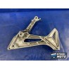 Platine repose pied passager droite 