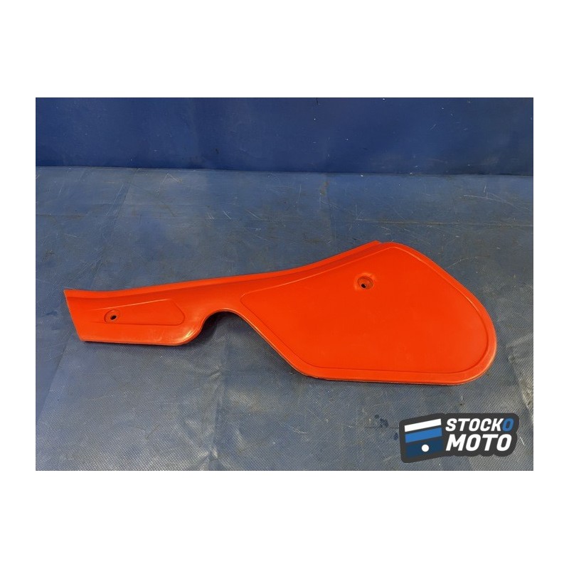 Plaque latérale gauche CAGIVA 125 wrx 1982-1983

 