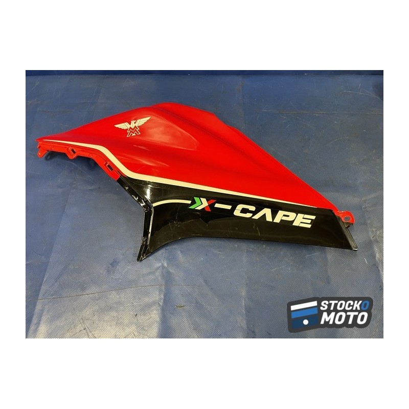 Carénage de réservoir coté gauche MOTO MORINI x cape 650 de 2021 à 2024 ref:531401-P14A-000 