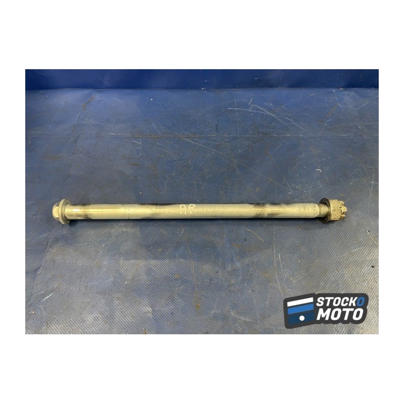 Axe de roue arriere 