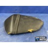 SSLH n°7 N° 7 : Selle passager KAWASAKI Z 750.
Réf : 53066-0139
La housse et la mousse sont déchirées. 