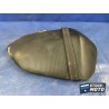 SSLH n°7 N° 7 : Selle passager KAWASAKI Z 750.
Réf : 53066-0139
La housse et la mousse sont déchirées. 