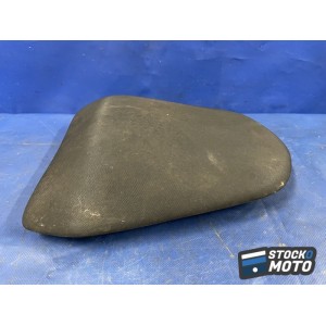 SSLH n°9 N° 9 Selle passager KAWASAKI 650 ER6.
Réf : 53066-0361
62
63
La housse est percée. 