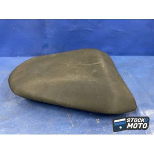 SSLH n°9 N° 9 Selle passager KAWASAKI 650 ER6.
Réf : 53066-0361
62
63
La housse est percée. 