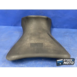 Selle pilote BUELL 1125 CR de 2009 à 2010 M0090-02A8.
 